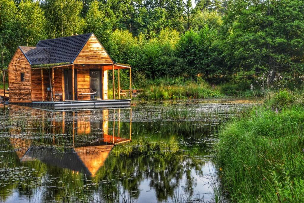Heather Hut, Off-Grid Cottage On A Pond+2 Ha Darzkowo 외부 사진
